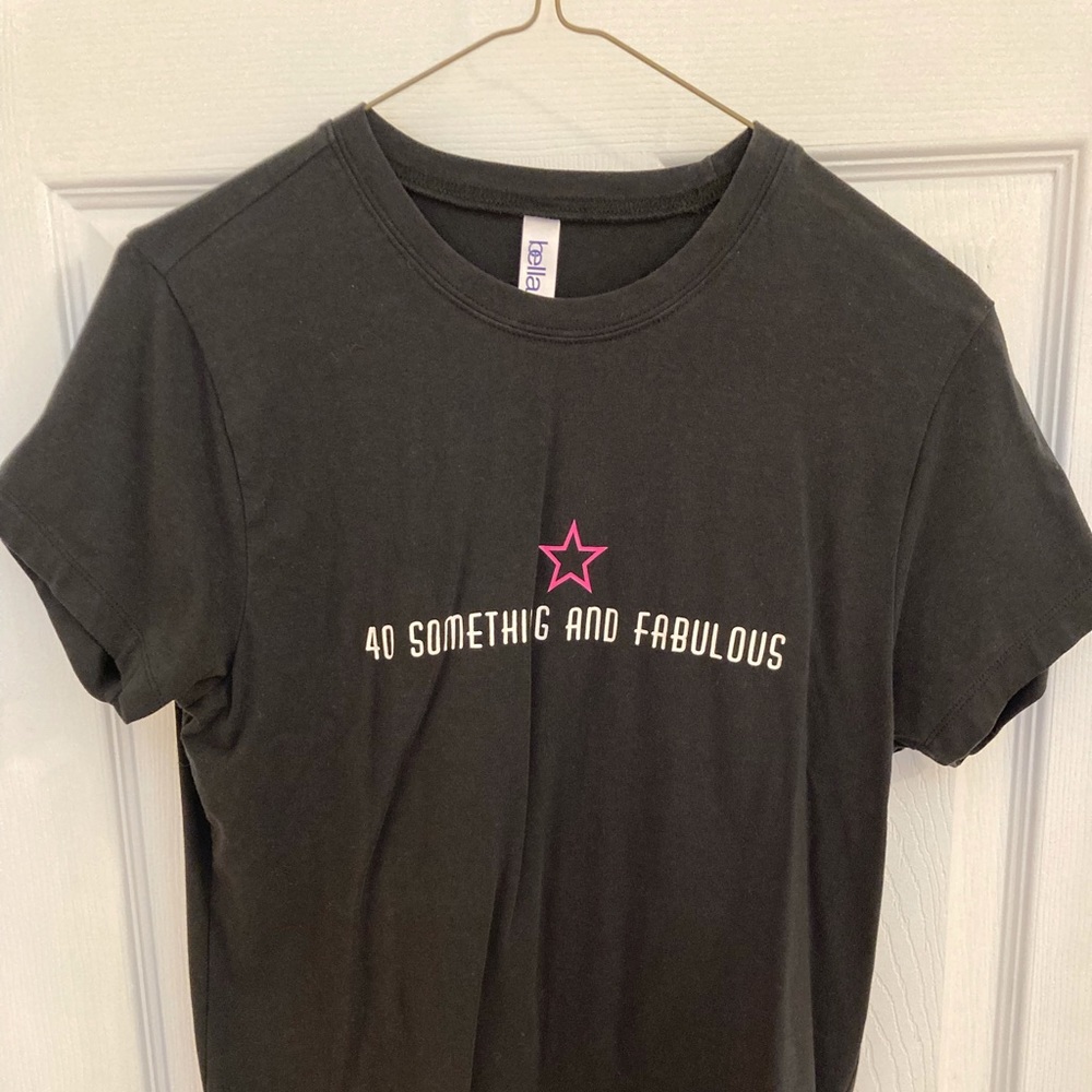 Cute & a little Sassy Ladies tee celebrating 🥳 being 40